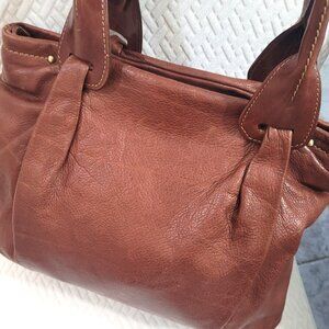 RIALTO** ITALIAN MADE** PEEBLED LEATHER HANDBAG